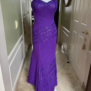 Evening gown size 18